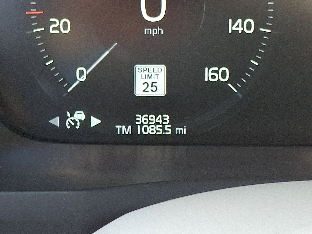 Used 2022 Volvo XC90 T6 Momentum w/ Climate Package AWD/4WD image 19