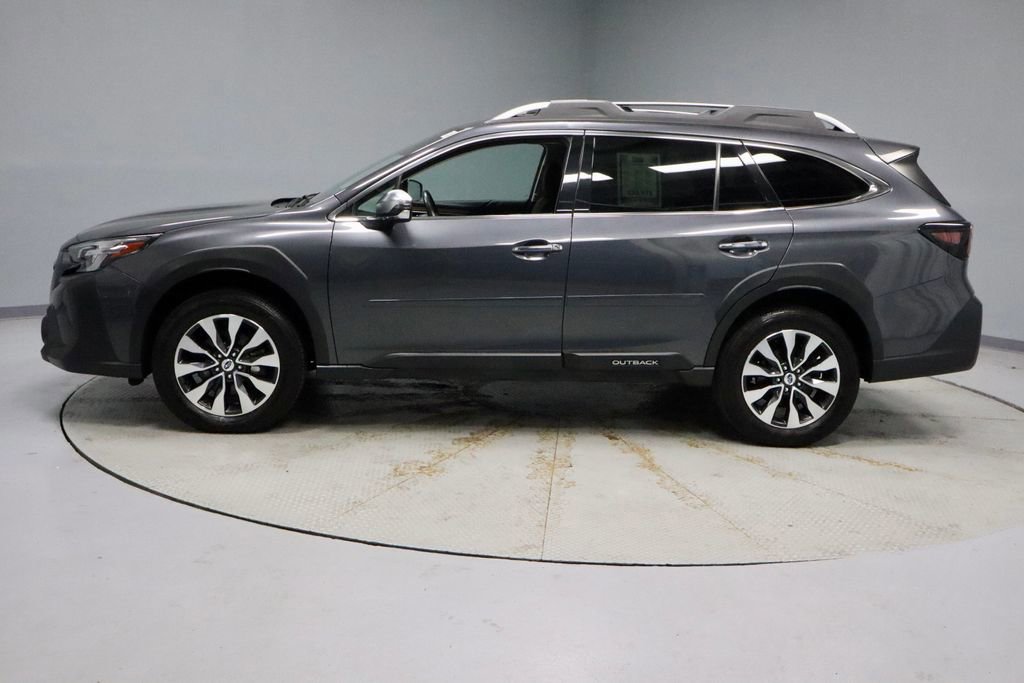 Used 2023 Subaru Outback Touring XT AWD/4WD image 2