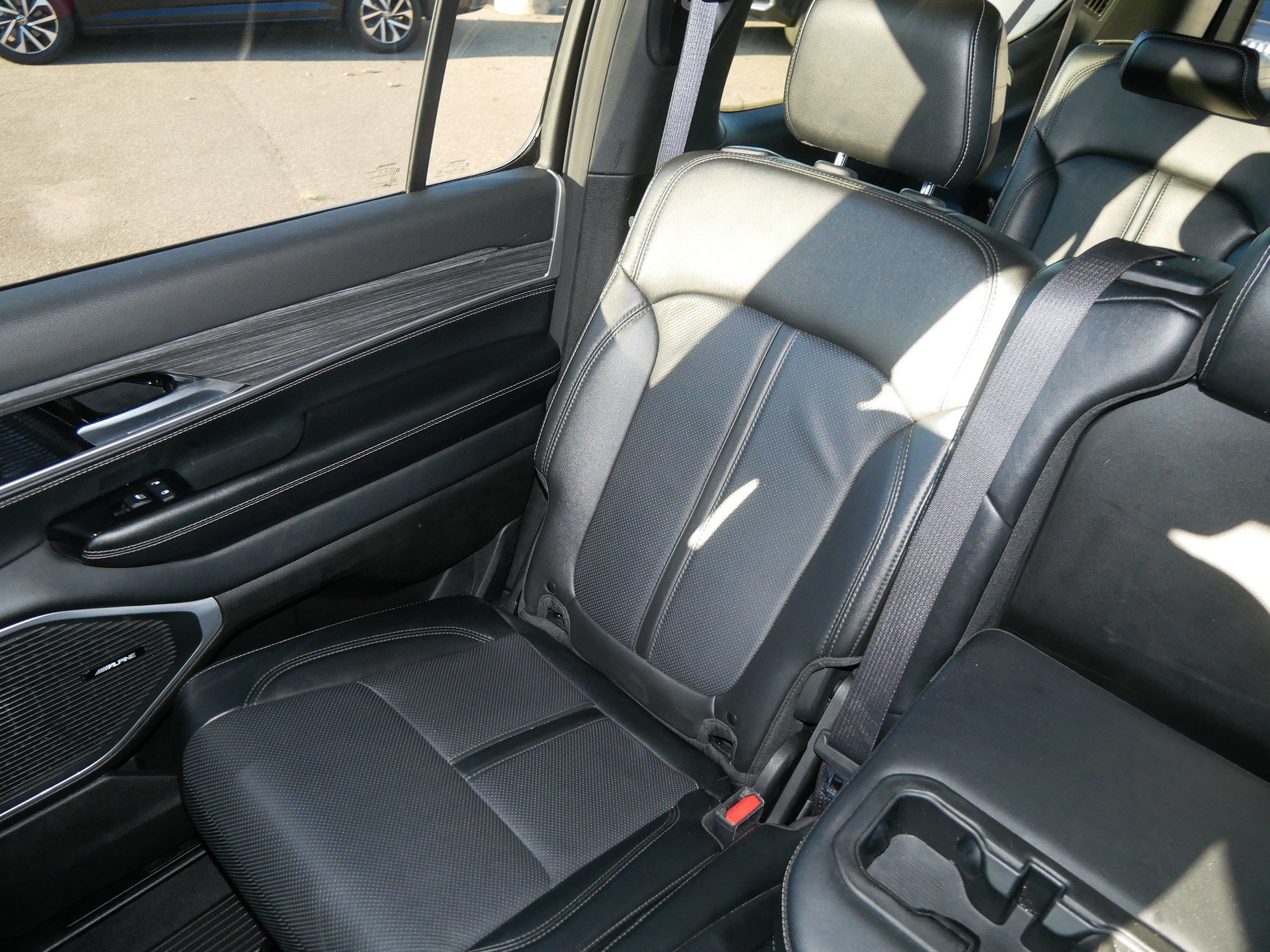 Used 2024 Jeep Wagoneer L Series II w/ Flexible Seating Group image 12