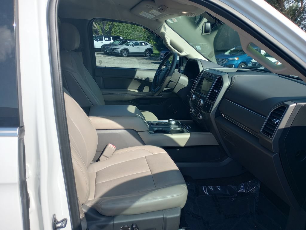 Certified 2018 Ford Expedition XLT w/ Equipment Group 202A RWD image 11