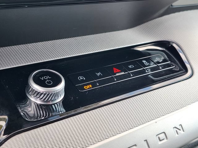 Certified 2025 Ford Expedition Active AWD/4WD image 30