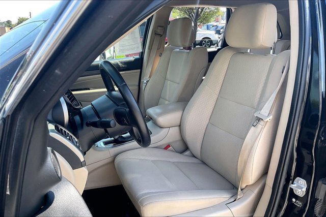 Used 2022 Jeep Grand Cherokee Laredo E AWD/4WD image 22
