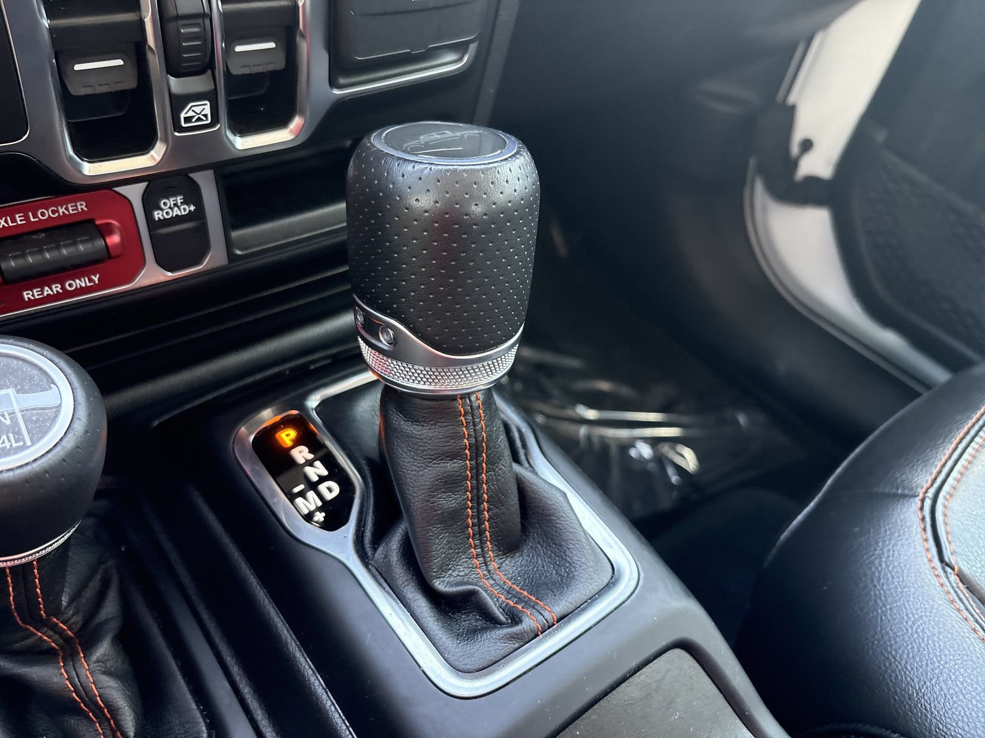Used 2023 Jeep Gladiator Mojave w/ LED Lighting Group AWD/4WD image 8