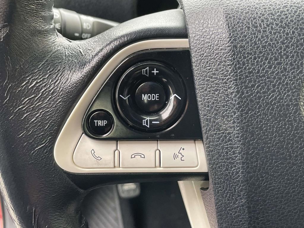 Used 2018 Toyota Prius Prime Advanced image 19