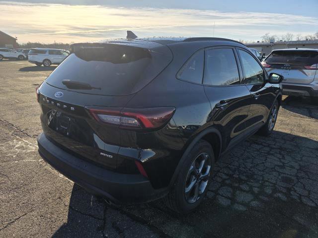 Certified 2025 Ford Escape ST-Line image 4