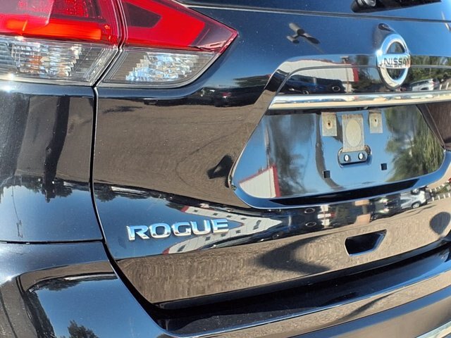 Used 2018 Nissan Rogue SV AWD/4WD image 21