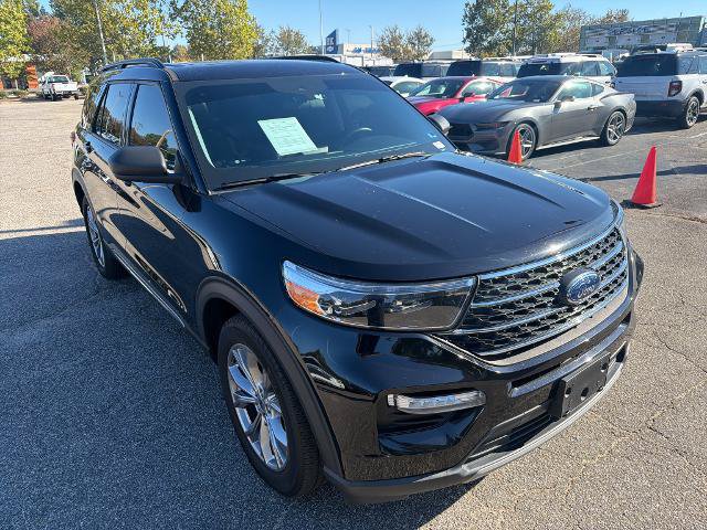 Certified 2022 Ford Explorer XLT w/ Equipment Group 202A AWD/4WD image 3