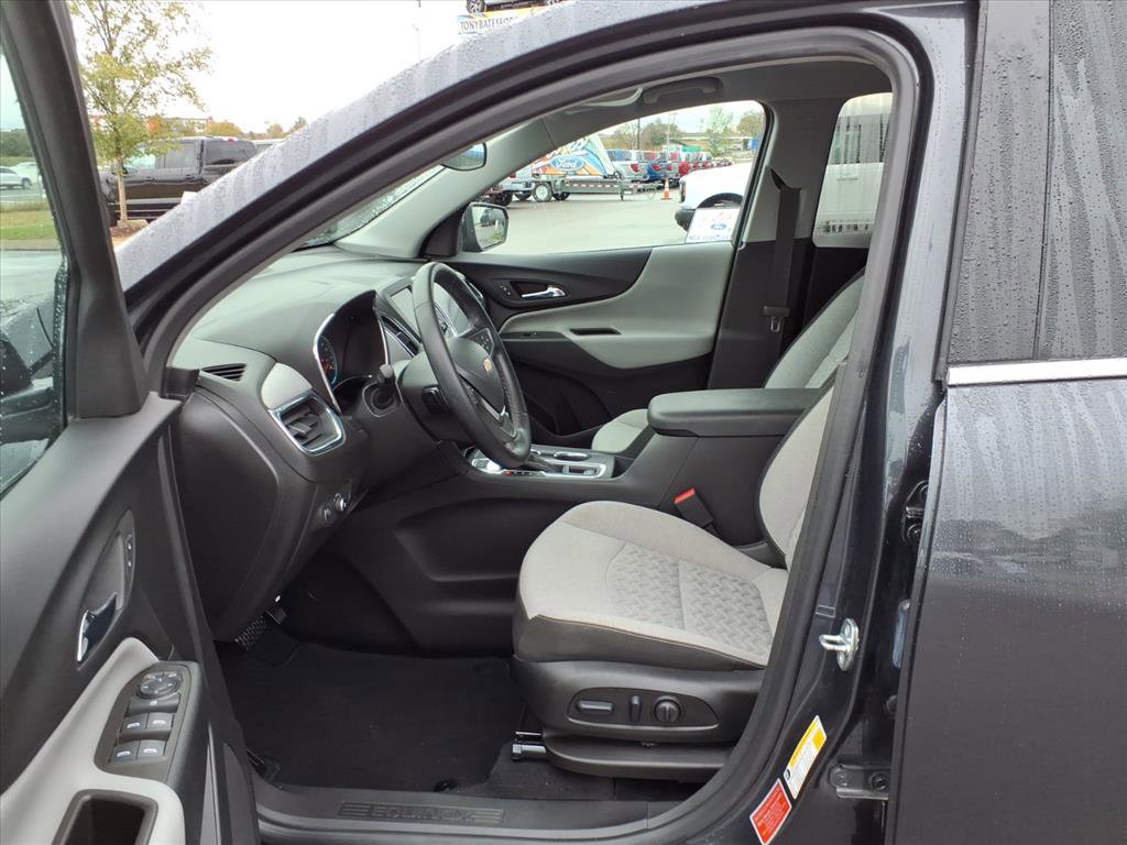 Used 2023 Chevrolet Equinox LT w/ Driver Convenience Package image 11