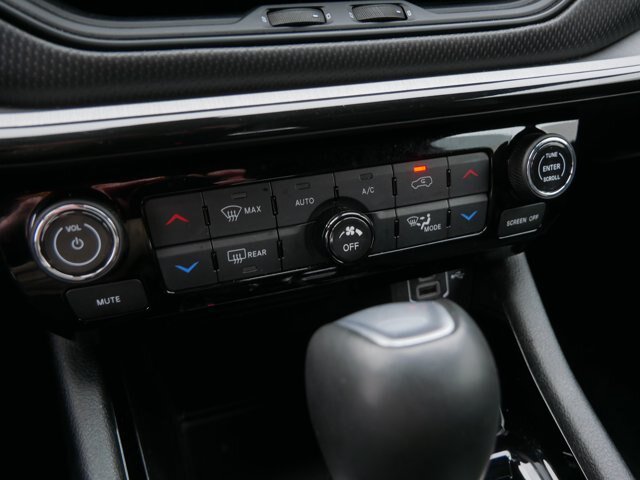 Used 2025 Jeep Compass Trailhawk AWD/4WD image 29