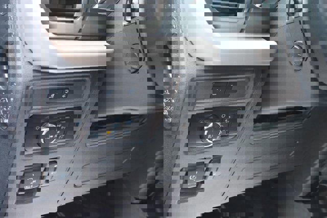 Certified 2024 Ford Expedition XLT image 26