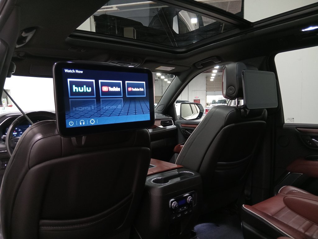 Used 2023 GMC Yukon XL Denali Ultimate AWD/4WD image 15