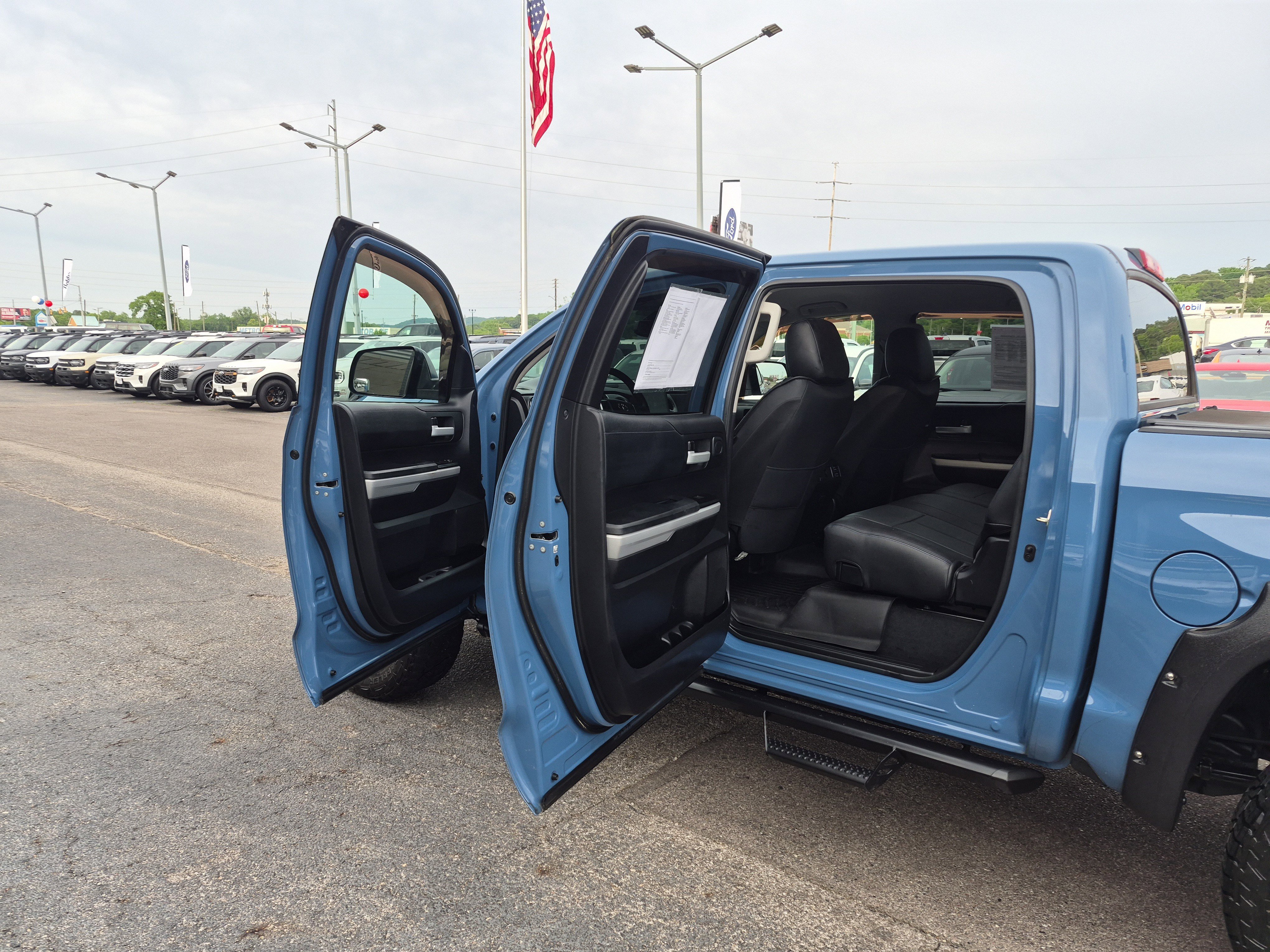 Used 2019 Toyota Tundra SR5 w/ SR5 Upgrade Package AWD/4WD image 18