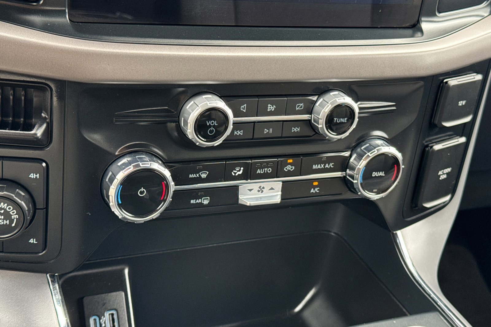 Certified 2024 Ford F150 XLT w/ Mobile Office Package image 21