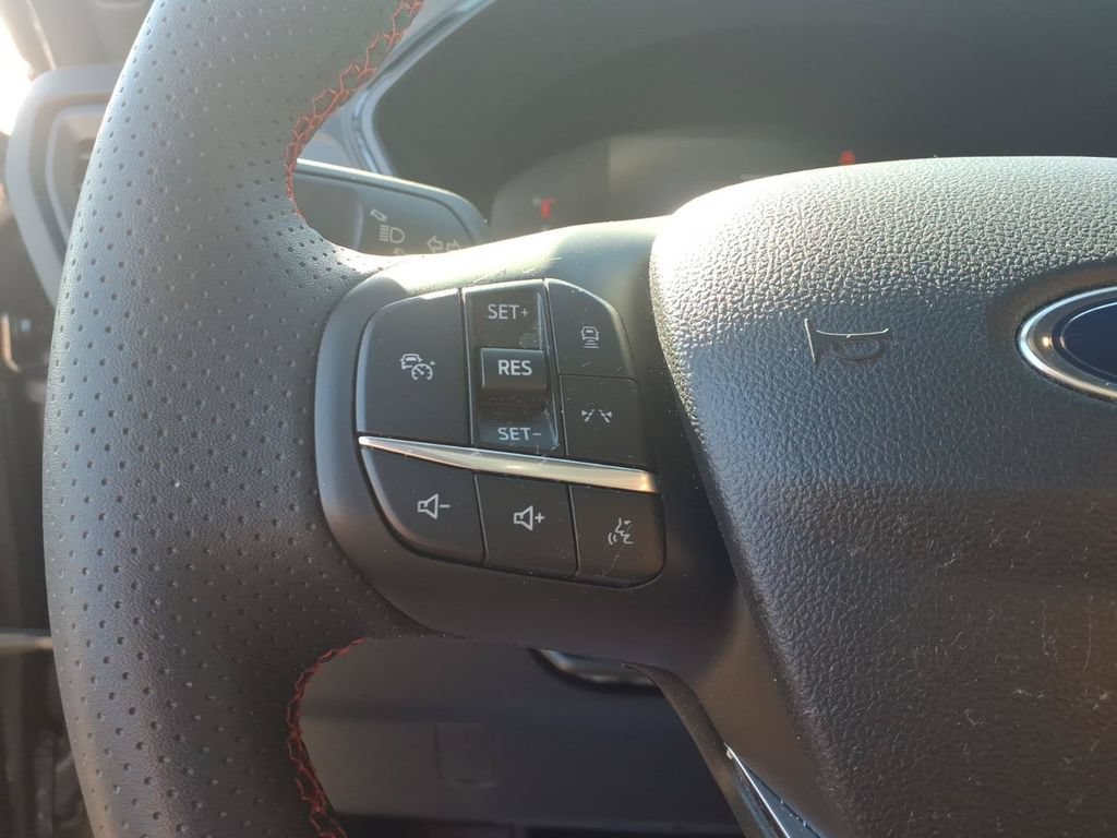 Certified 2024 Ford Escape ST-Line w/ Tech Pack #1 FWD image 17