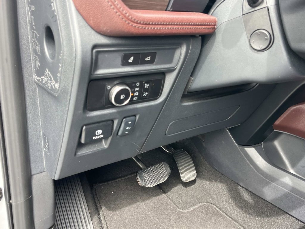 Certified 2024 Ford Expedition Limited RWD image 35