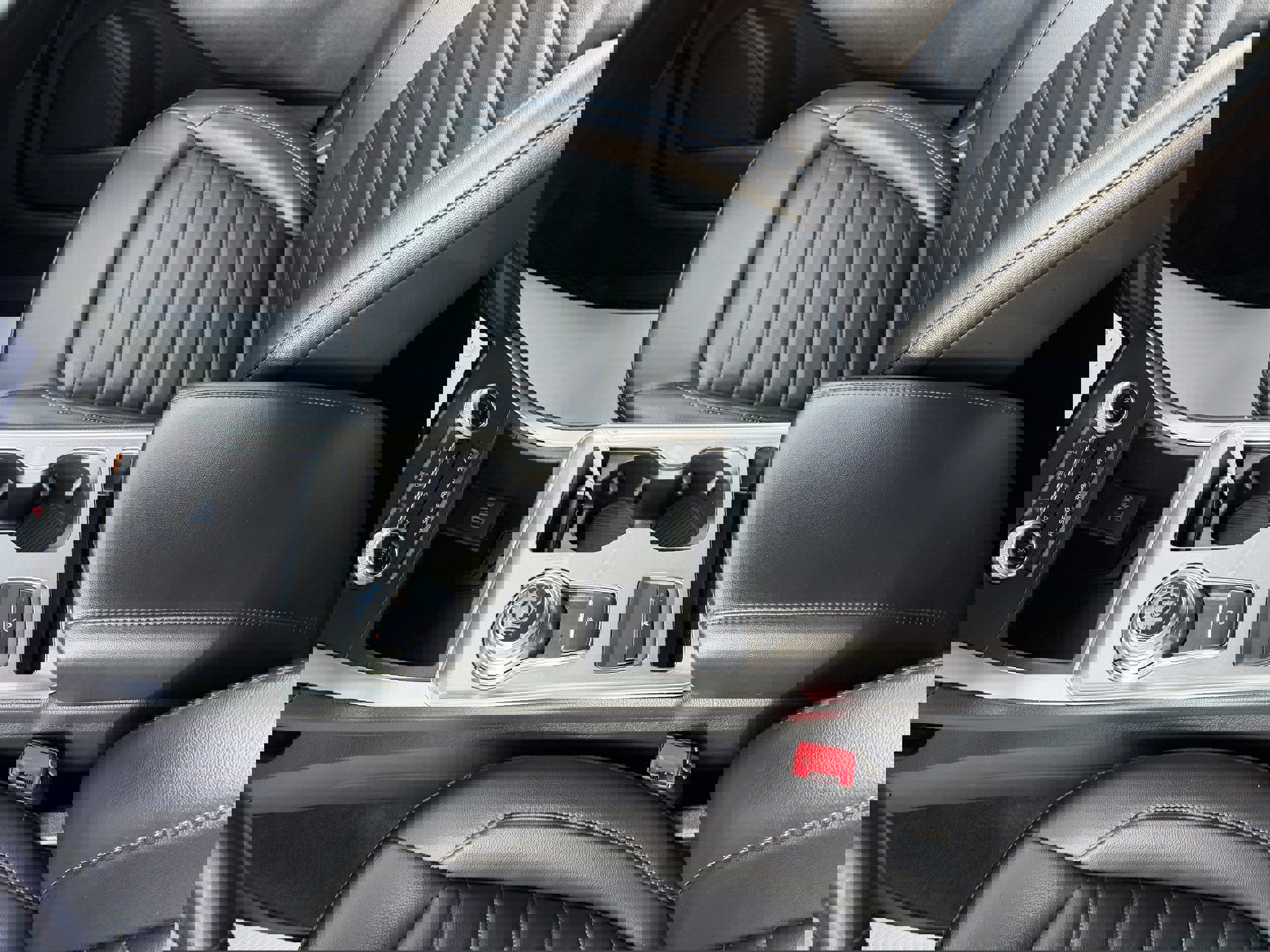 Certified 2024 Ford Edge SEL w/ Convenience Package image 16