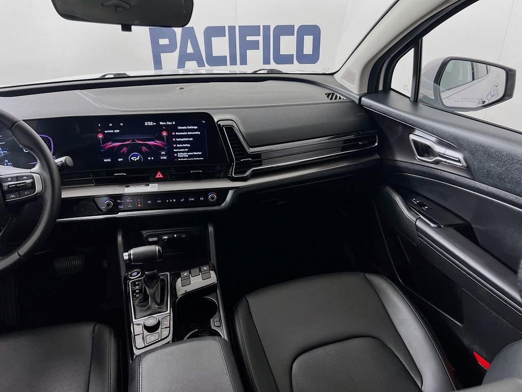 Used 2023 Kia Sportage EX image 28