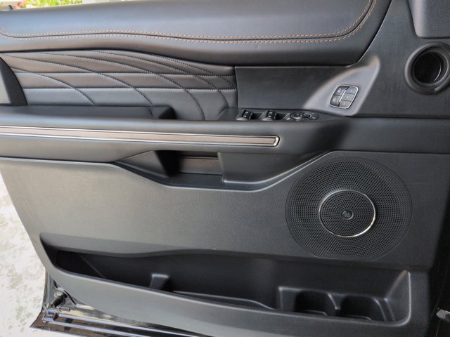 Certified 2023 Ford Expedition Platinum RWD image 13