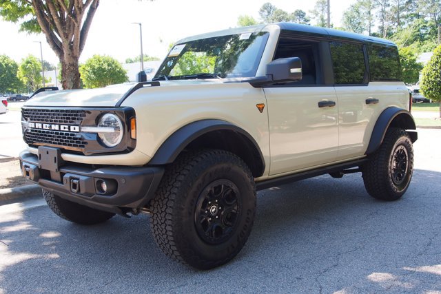 Certified 2025 Ford Bronco Badlands AWD/4WD image 3
