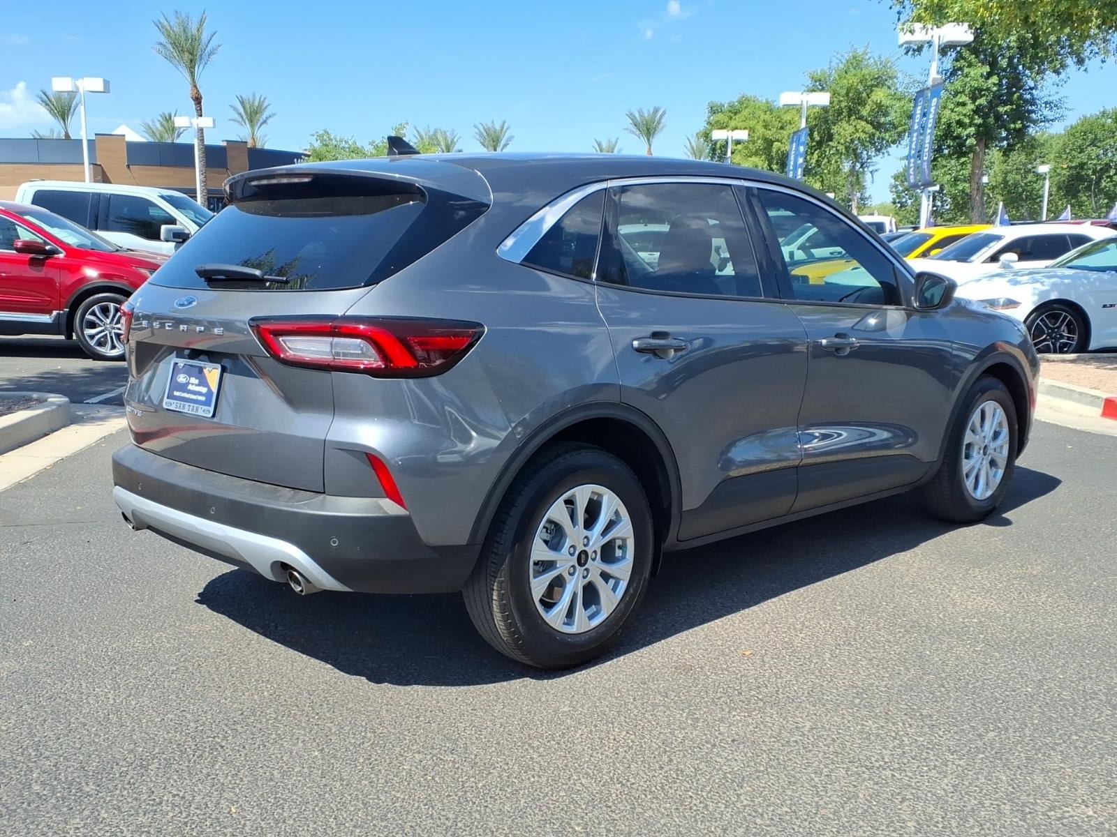 Certified 2023 Ford Escape Active w/ Tech Pack #1 FWD image 4