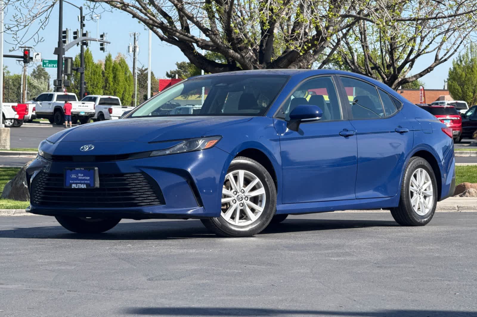 Used 2025 Toyota Camry LE AWD/4WD image 1
