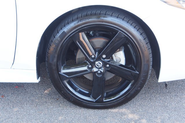 Used 2022 Nissan Sentra SR w/ Midnight Edition FWD image 9