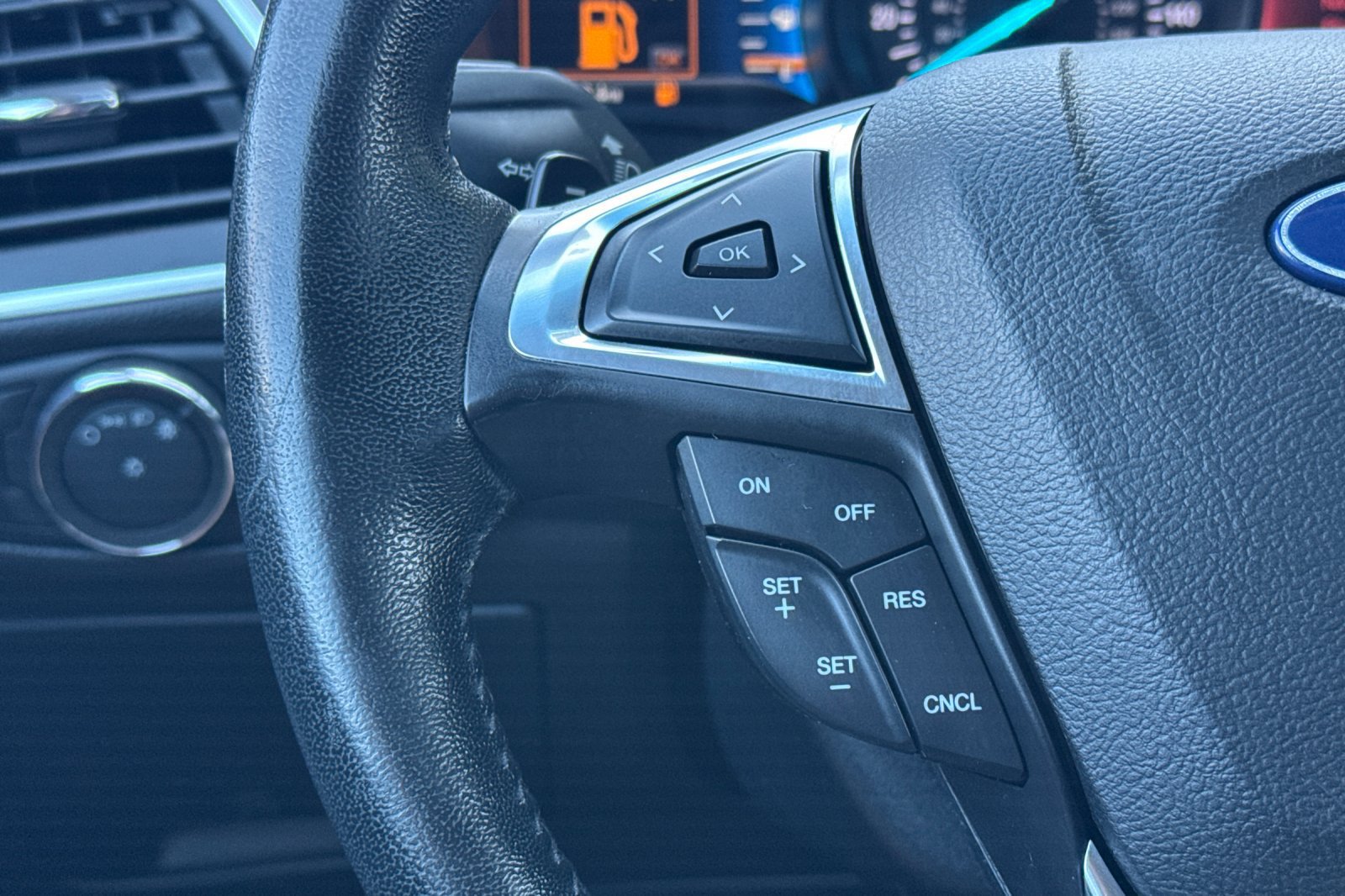 Certified 2018 Ford Edge Titanium w/ Technology Package FWD image 20