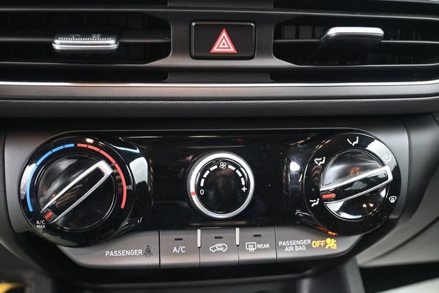 Used 2023 Hyundai Kona SEL AWD/4WD image 12