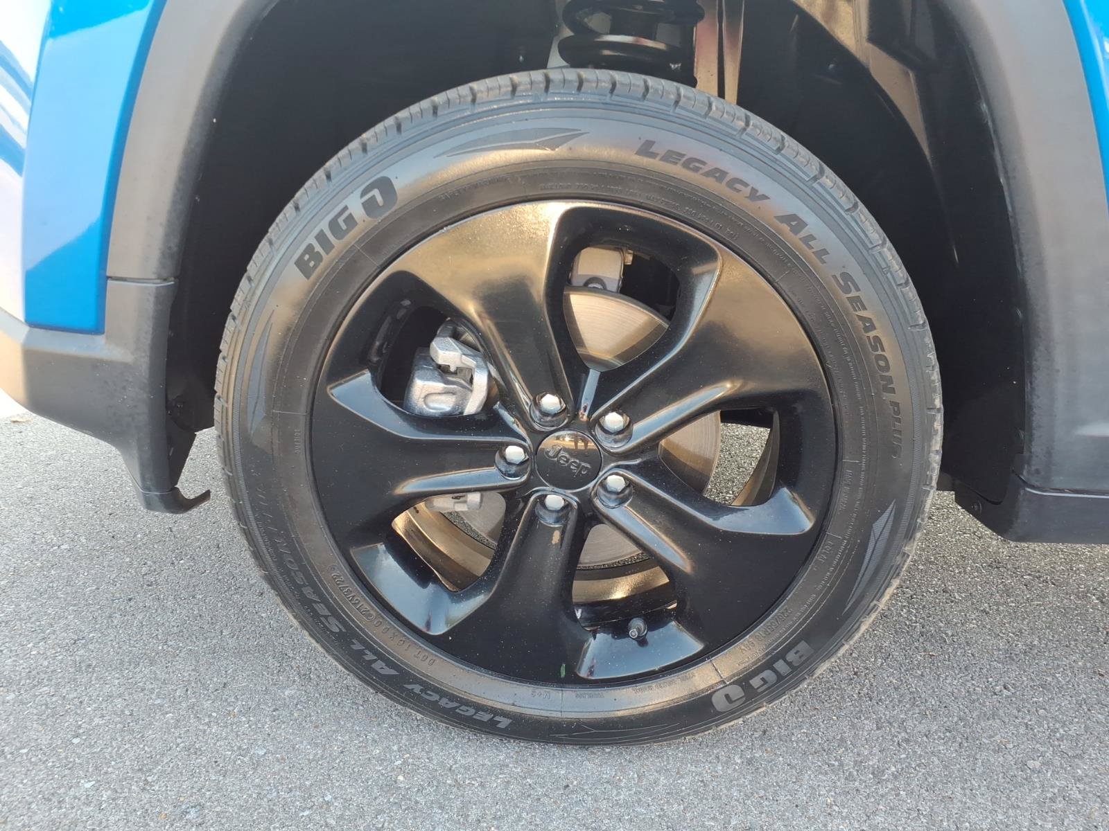 Used 2020 Jeep Compass Latitude AWD/4WD image 9