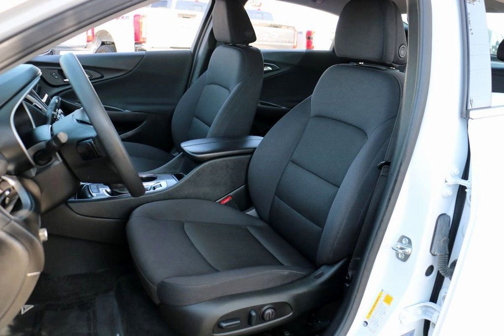 Used 2025 Chevrolet Malibu LT image 18