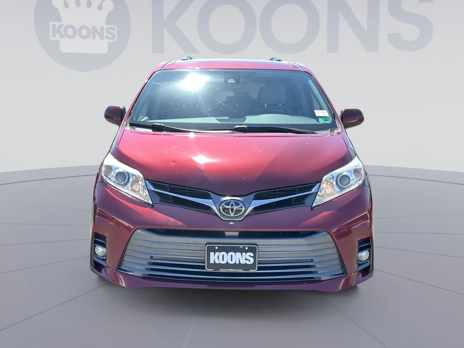 Used 2018 Toyota Sienna XLE w/ XLE Navigation Package FWD image 19