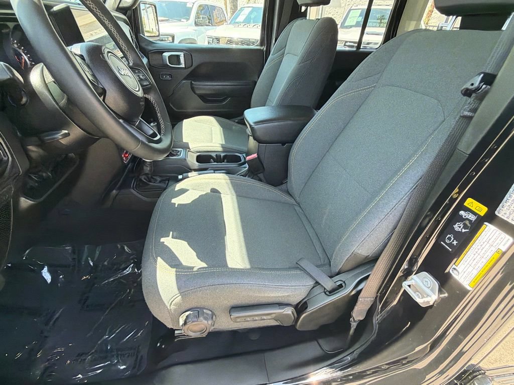 Used 2025 Jeep Wrangler Unlimited Sport AWD/4WD image 23