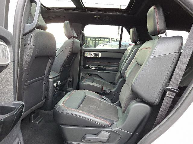 Certified 2023 Ford Explorer ST-Line w/ Class IV Trailer Tow Package image 10