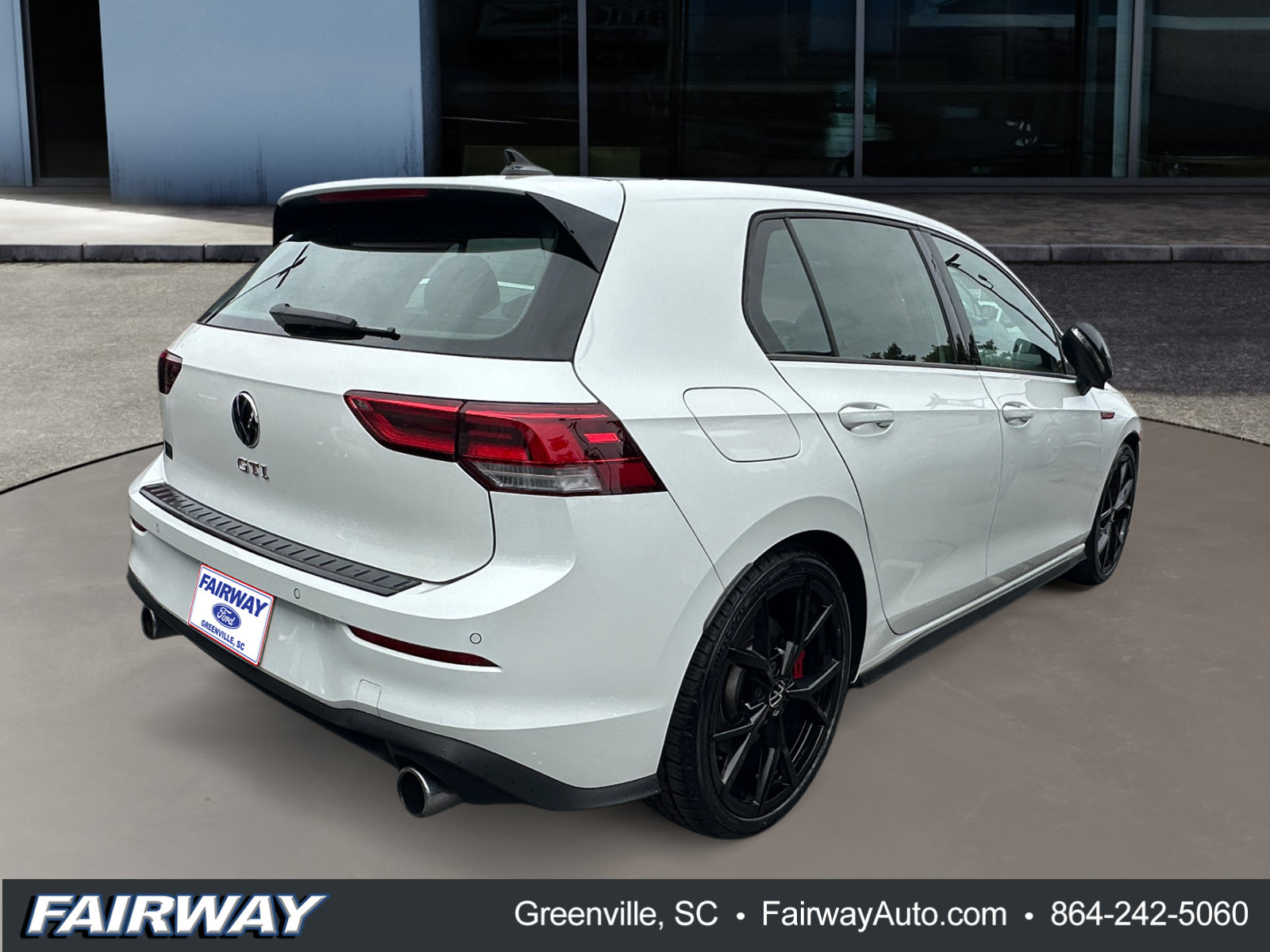 Used 2024 Volkswagen GTI SE FWD image 7
