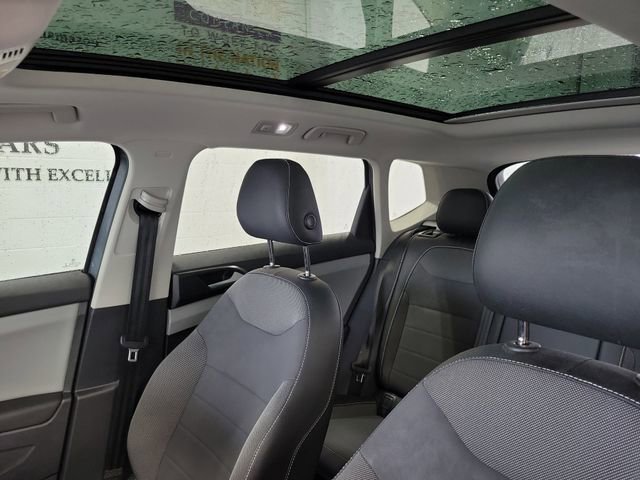 Used 2022 Volkswagen Taos SE image 10