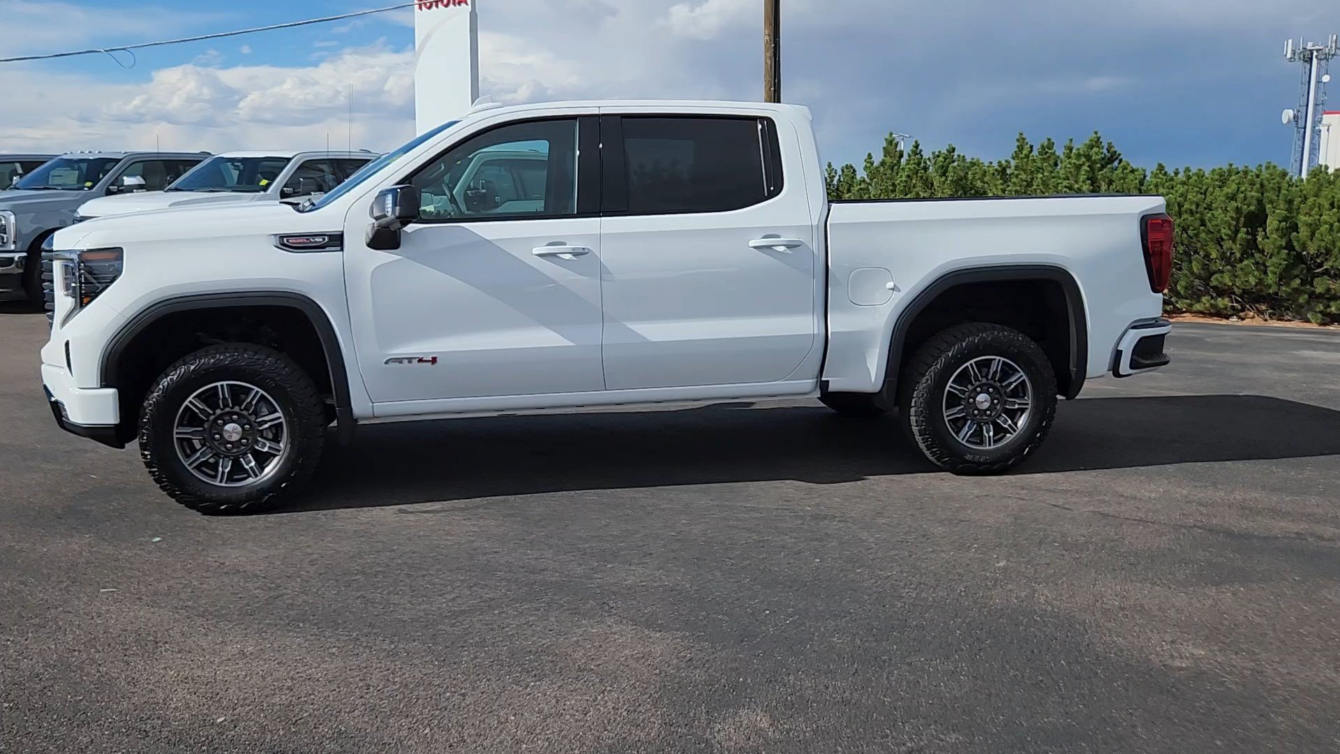 Used 2025 GMC Sierra 1500 AT4 AWD/4WD image 3