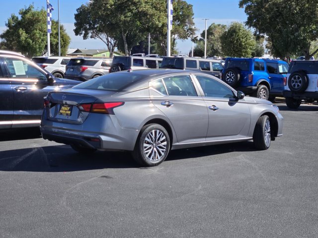 Used 2025 Nissan Altima 2.5 SV AWD/4WD image 4