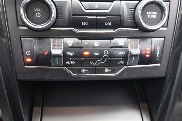 Certified 2018 Ford Explorer XLT w/ Equipment Group 202A FWD image 22
