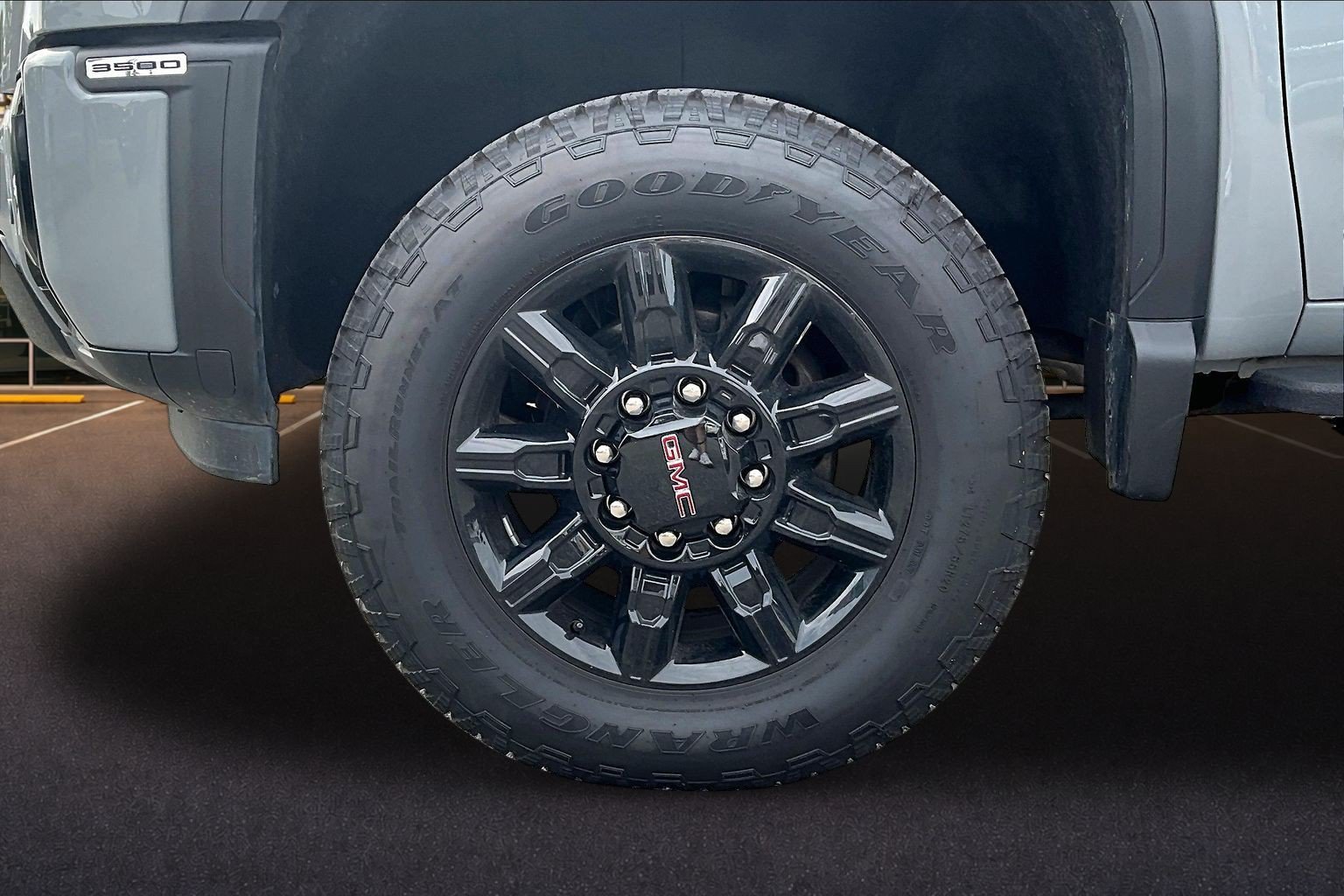 Used 2024 GMC Sierra 3500 AT4 w/ AT4 Premium Plus Package AWD/4WD image 9