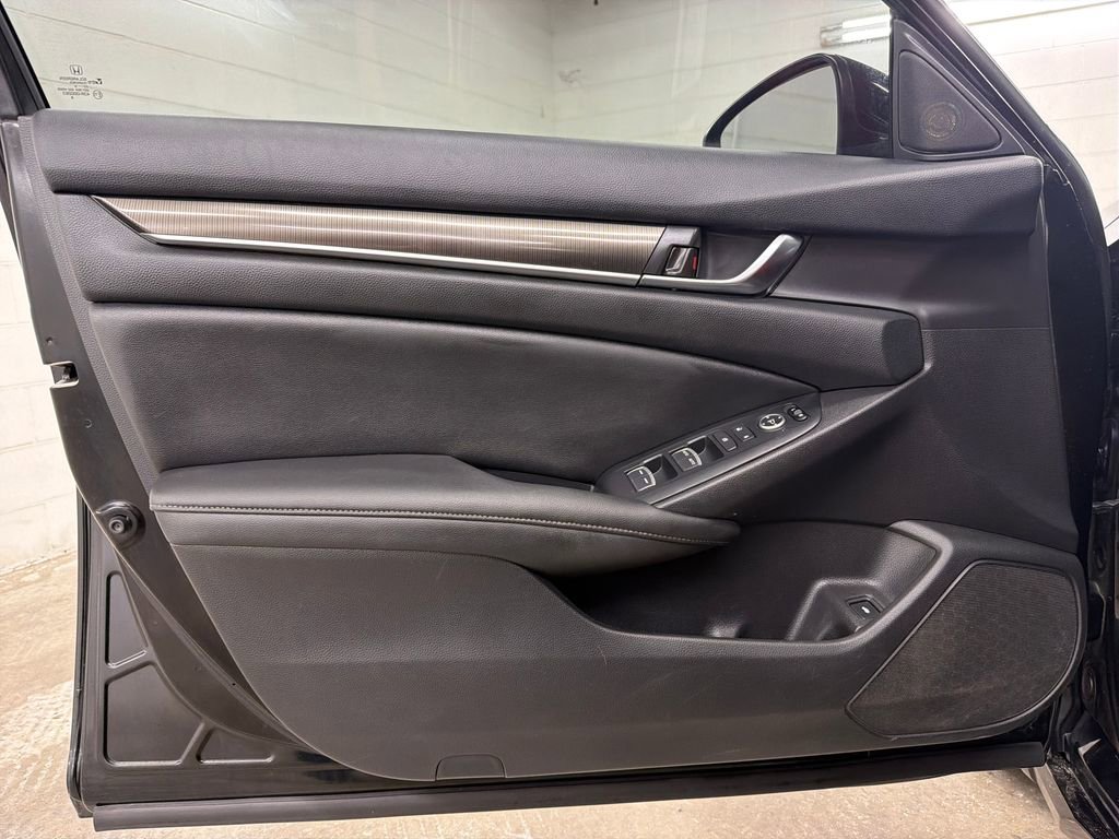 Used 2019 Honda Accord Sport image 15