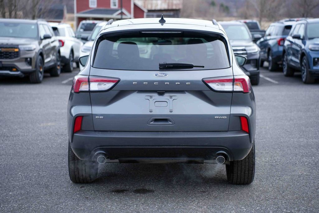 Certified 2022 Ford Escape SE w/ SE Sport Appearance Package image 4