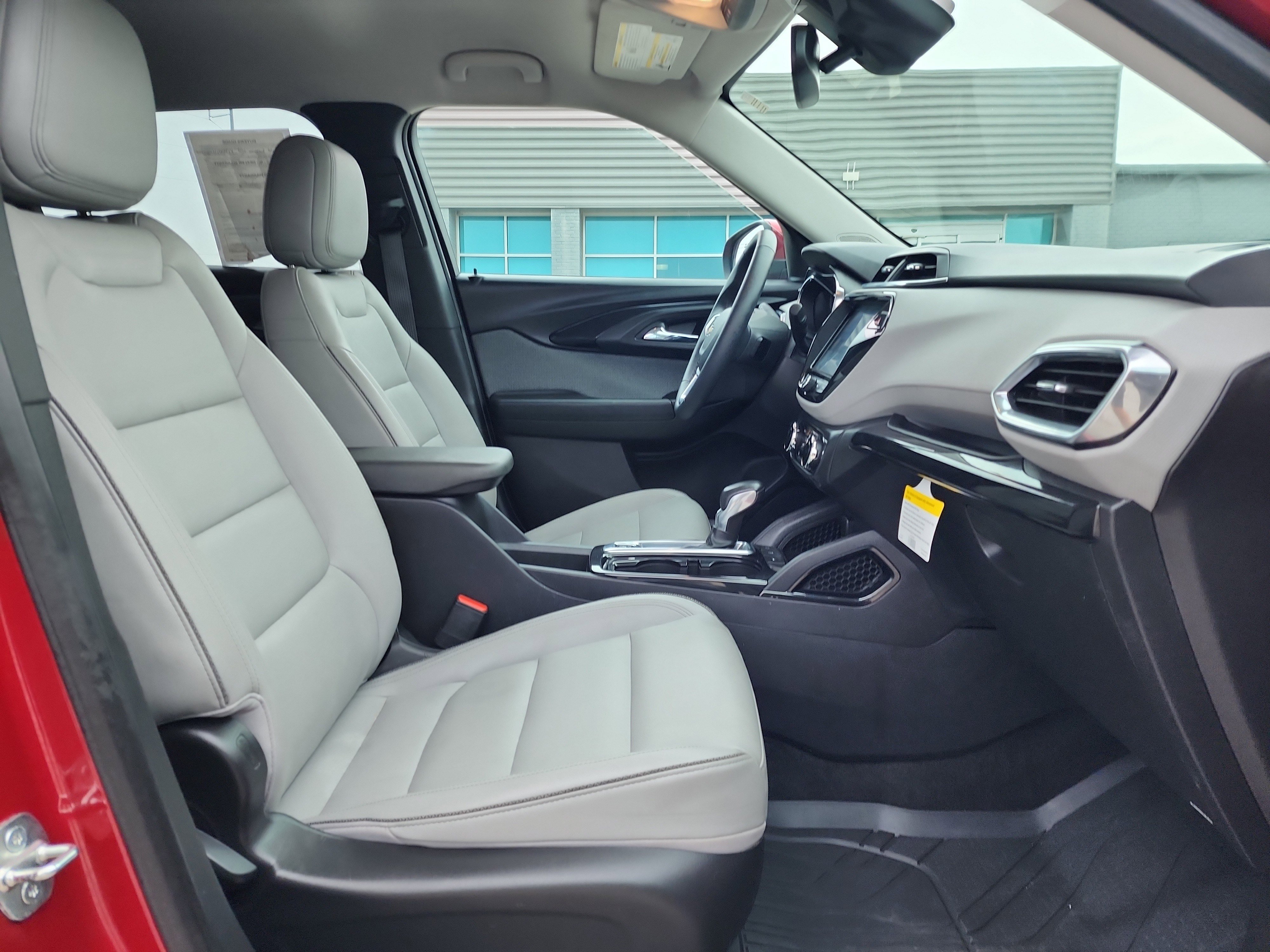 Used 2021 Chevrolet TrailBlazer LT w/ Premium Seating Package image 15