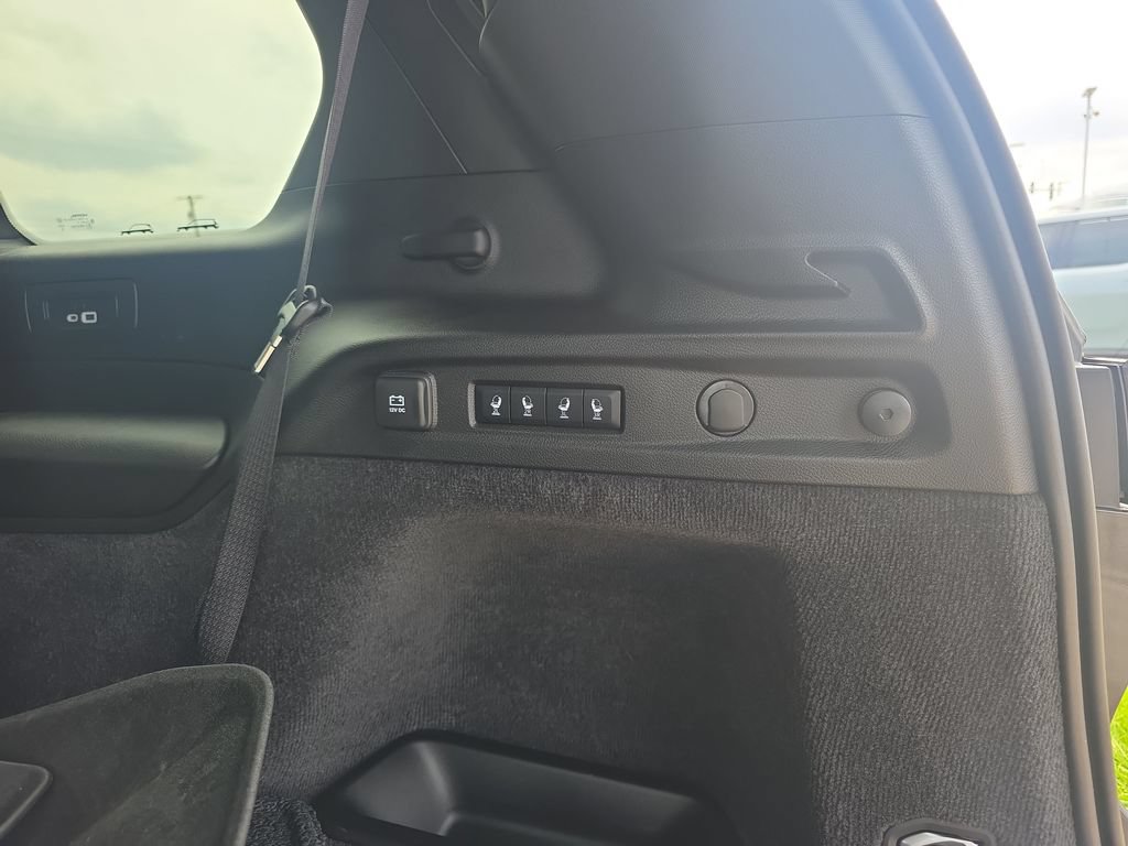 Used 2024 Jeep Grand Cherokee L Summit AWD/4WD image 13