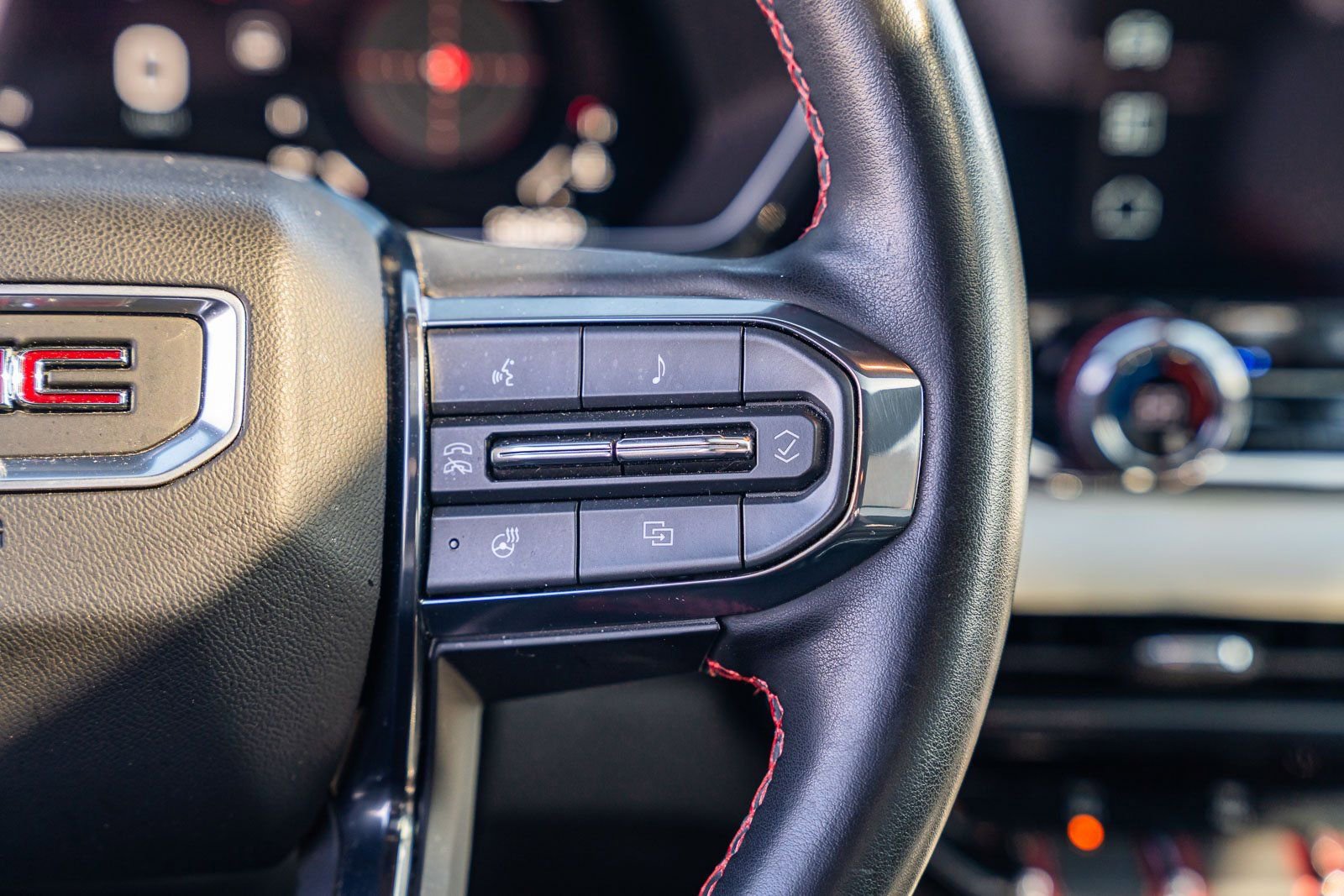 Used 2023 GMC Canyon AT4X image 35