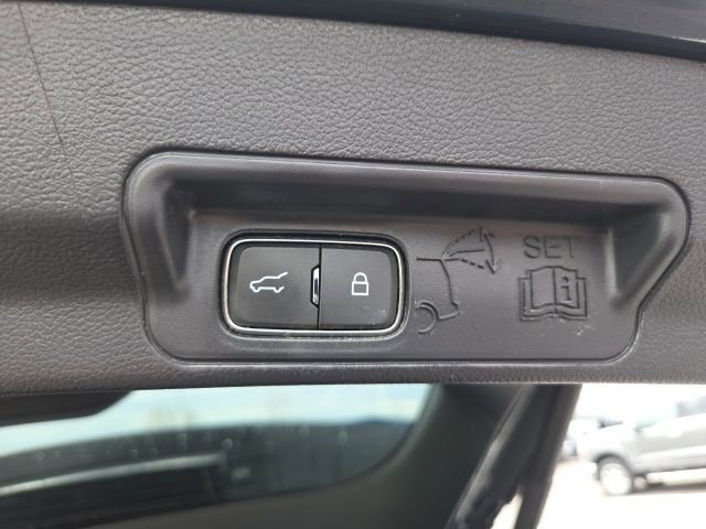 Certified 2022 Ford Explorer XLT w/ Equipment Group 202A image 16