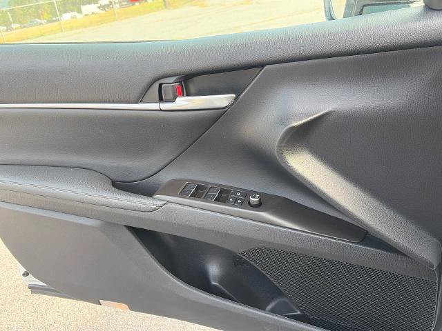 Used 2022 Toyota Camry XSE FWD image 18