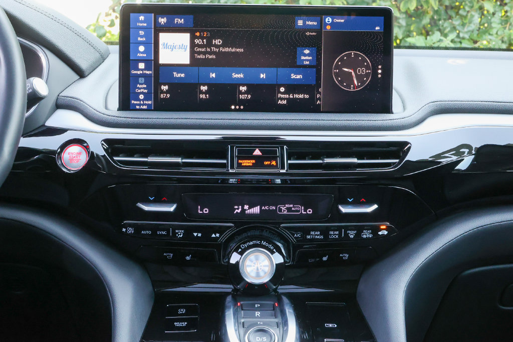 Used 2025 Acura MDX SH-AWD image 13