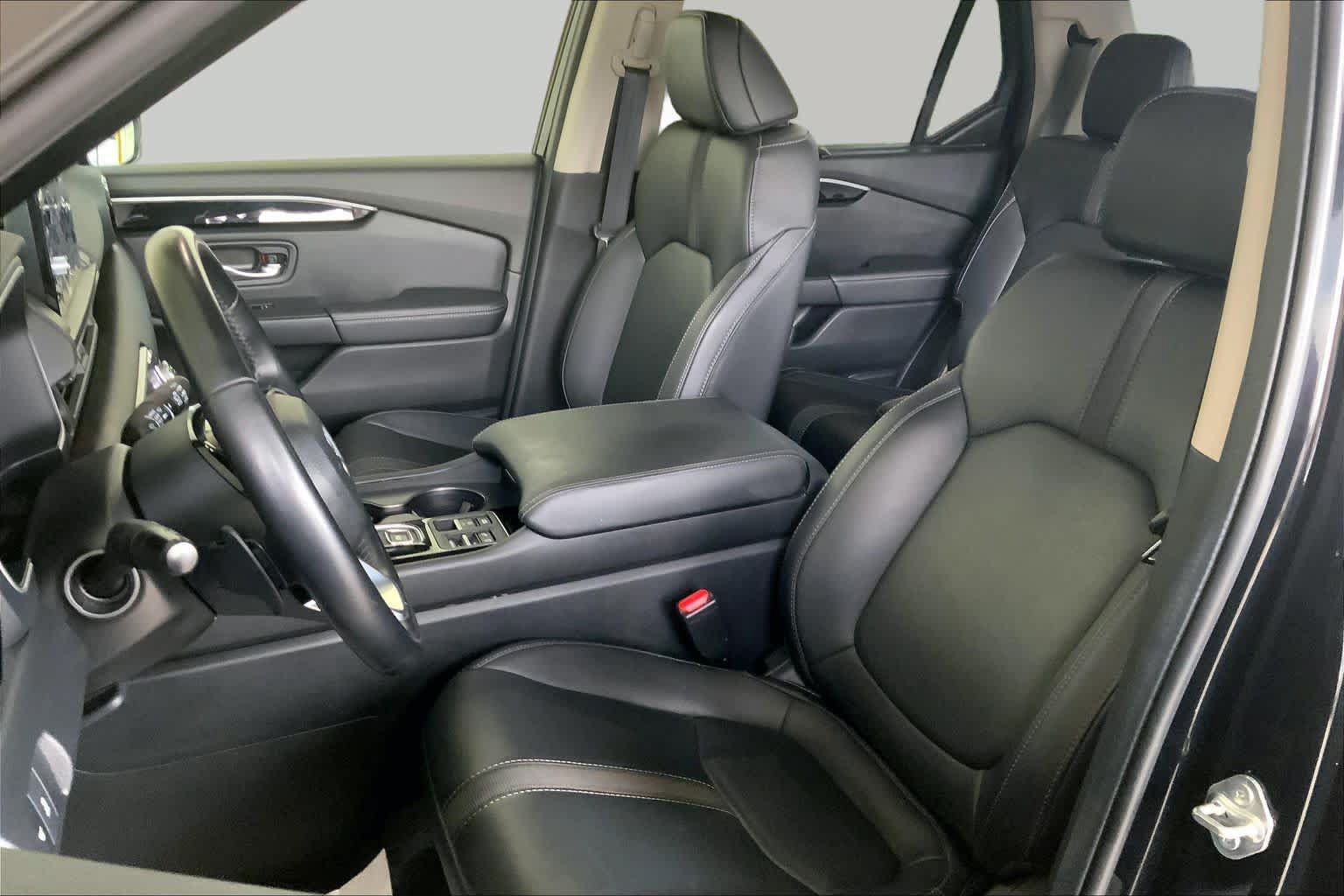 Used 2025 Honda Pilot EX-L image 8