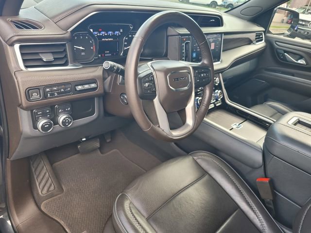 Used 2021 GMC Yukon Denali w/ Denali Premium Package AWD/4WD image 9