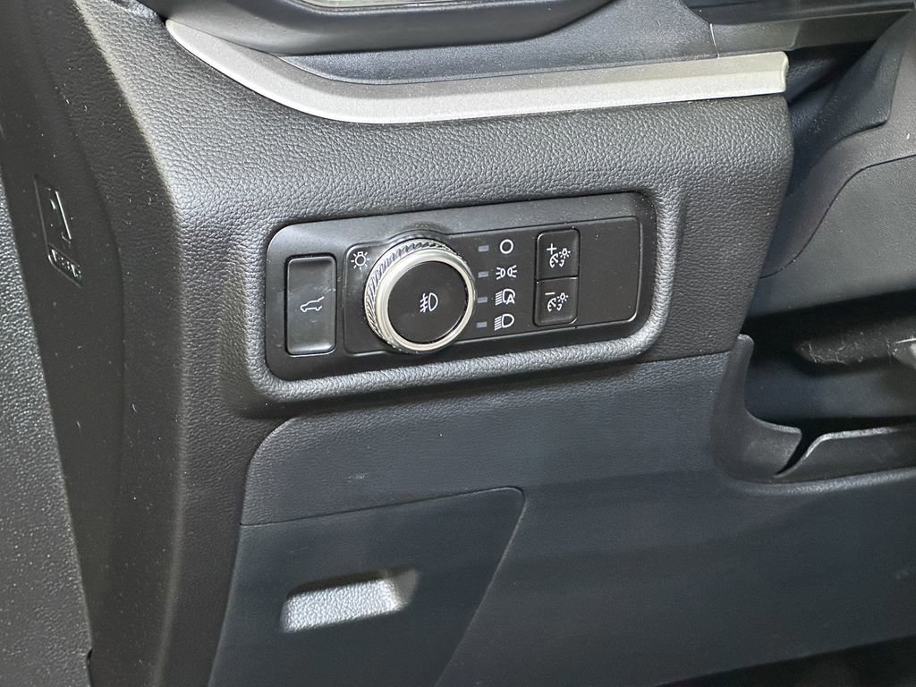 Certified 2022 Ford Explorer XLT w/ Equipment Group 202A image 27